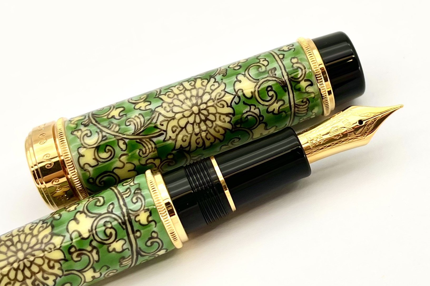 SailorAritaGenEmonKilnOuryokusaiKabutoKarakusaArabesqueFountainPen_I